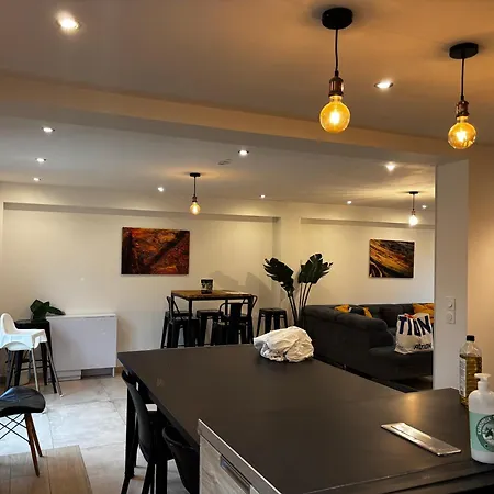La Maison Penchee بيت للعطل
