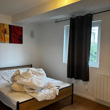 La Maison Penchee *